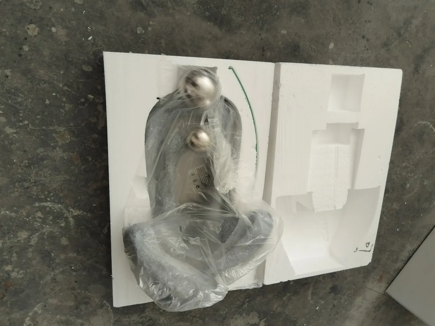 PWFL8367 fountain wrapped and secured in custom-fit moulded foam